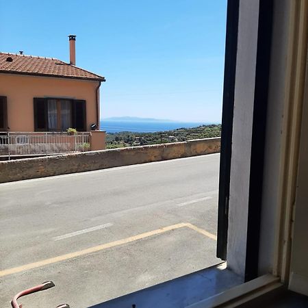 Appartamento CASA LUNA nel centro di Capoliveri Esterno foto