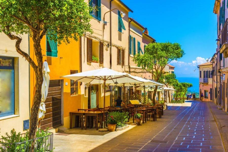 Appartamento CASA LUNA nel centro di Capoliveri Esterno foto